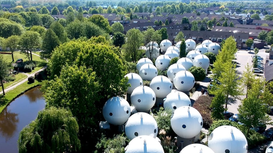 منازل المستقبل في هولندا..وكأنها غزو كائنات فضائية