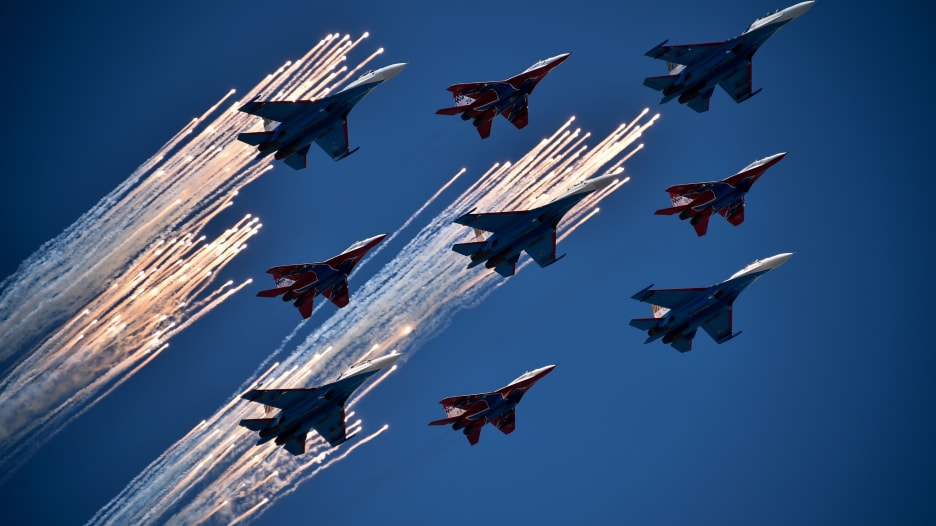 سلاح الجو الأمريكي مقابل نظيره الروسي.. من يتفوق؟