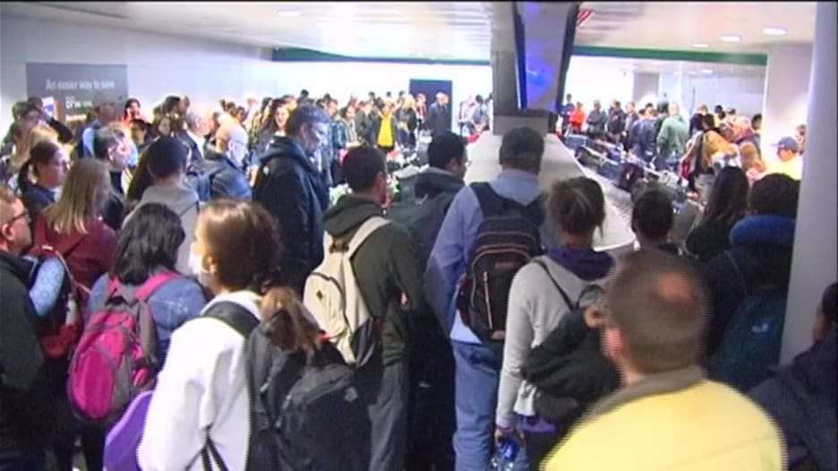 فوضى في مطارات الولايات المتحدة بعد حظر السفر الناجم عن فيروس كورونا