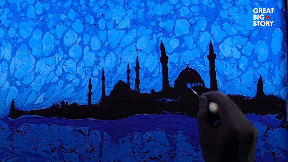 "إبرو".. فن قديم للرسم على الماء في تركيا
