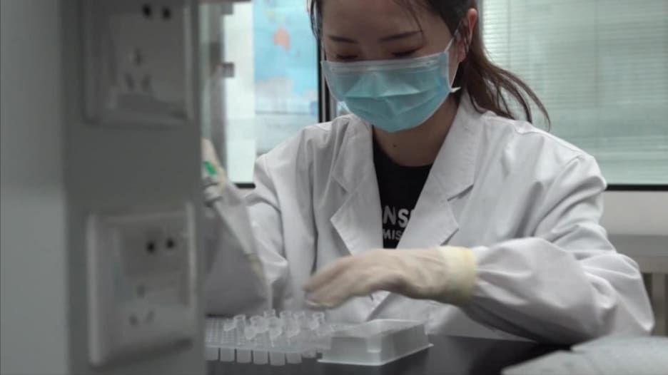 إليكم ما يقلق خبراء من تطوير شركات صينية للقاح كورونا