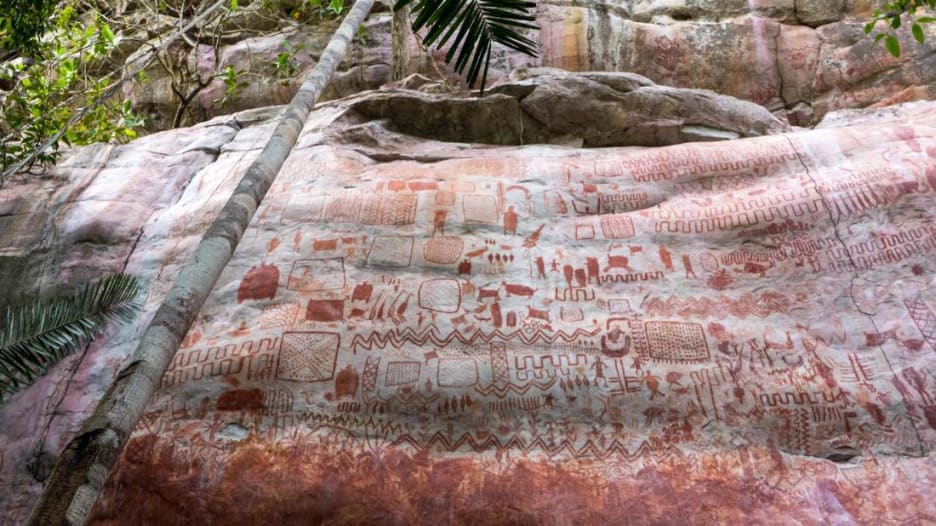201211131526-rock-paintings-giant-animals-super-169.jpg