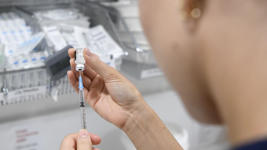 لماذا ترفض CDC جرعة واحدة من لقاحي فايزر أو مودرنا؟