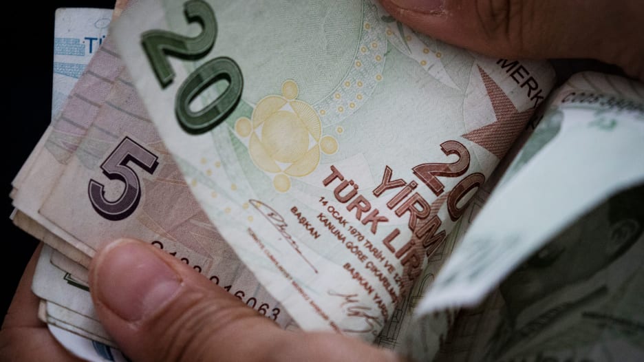 المصرف المركزي التركي يرفع سعر الفائدة إلى 19 بالمئة