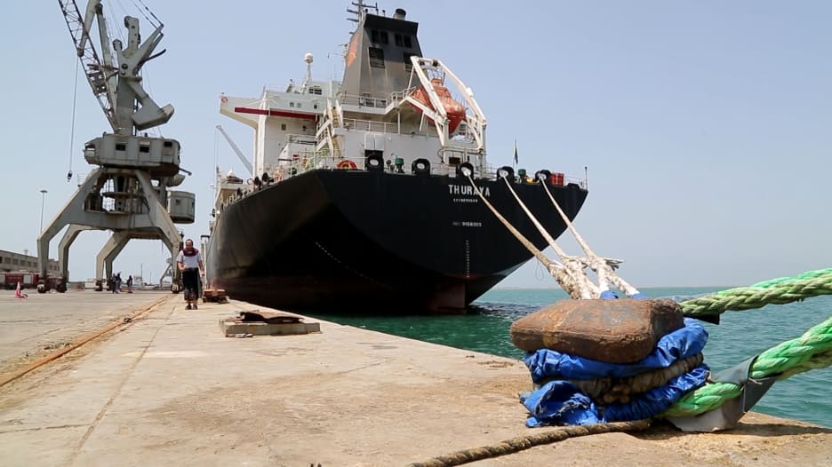 لأول مرة هذا العام.. 4 ناقلات نفط ترسو في ميناء الحديدة الذي يسيطر عليه الحوثيون