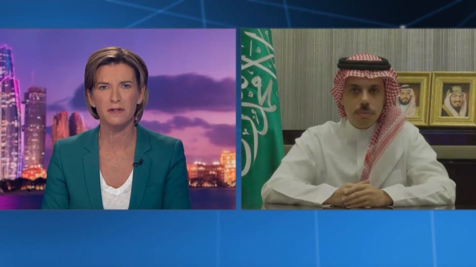 كيف رد وزير الخارجية السعودي على سؤال مذيعة CNN حول مدى دعم إيران للحوثيين؟