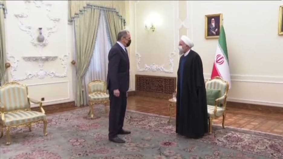 وزير خارجية روسيا يستنكر "محاولات عرقلة" المحادثات النووية خلال زيارته لإيران