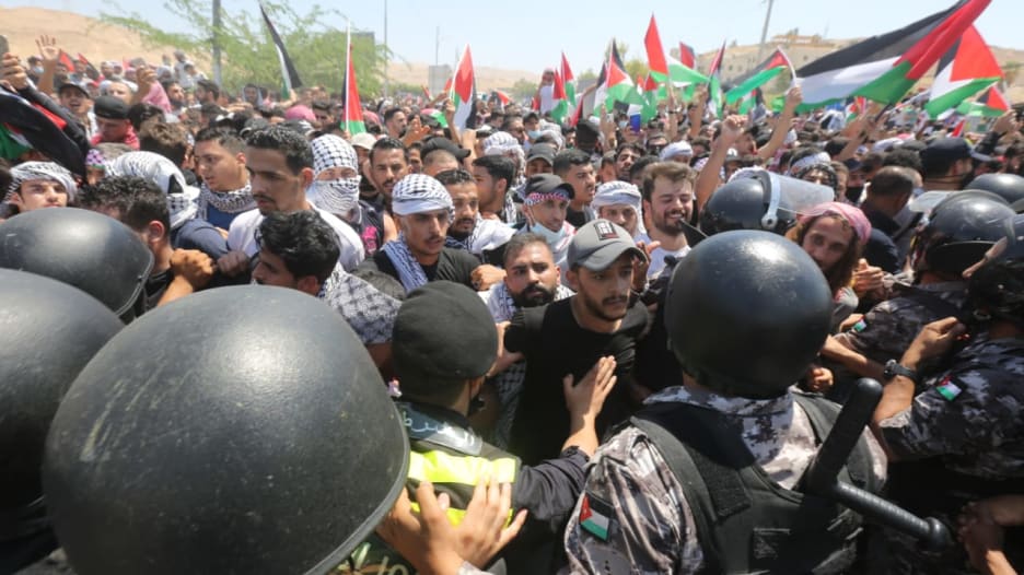 الأردن.. مظاهرات قرب الحدود مع إسرائيل وقرب سفارتها بعمّان