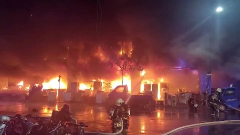 شاهد.. 46 قتيلاً على الأقل في حريق بمبنى جنوب تايوان