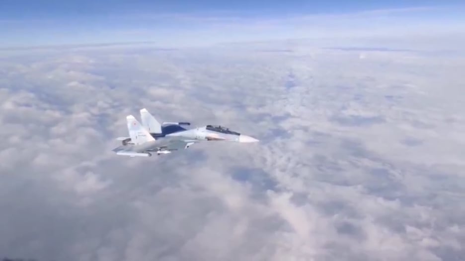 شاهد.. روسيا تنشر فيديو لقاذفات قنابل تحلق فوق بيلاروسيا