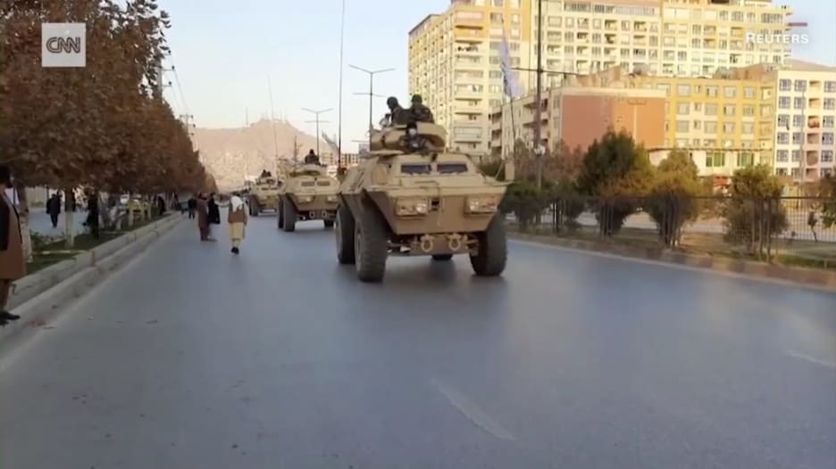 مواكب حركة طالبان تستولي على مركبات عسكرية أمريكية