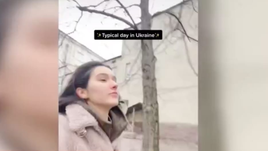 شاهد كيف حوّلت فتاة أوكرانية صوت صافرات الإنذار إلى فن