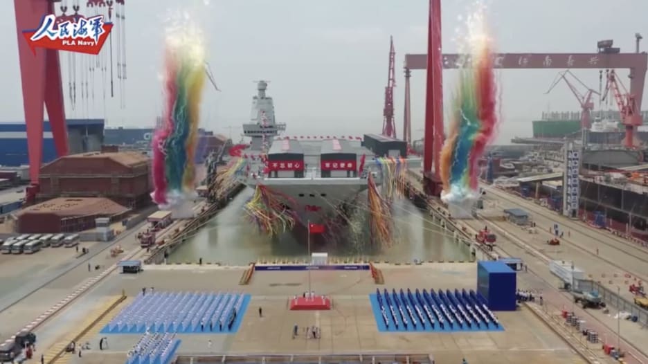 شاهد لحظة اطلاق الصين حاملة طائرات ثالثة عملاقة في البحر
