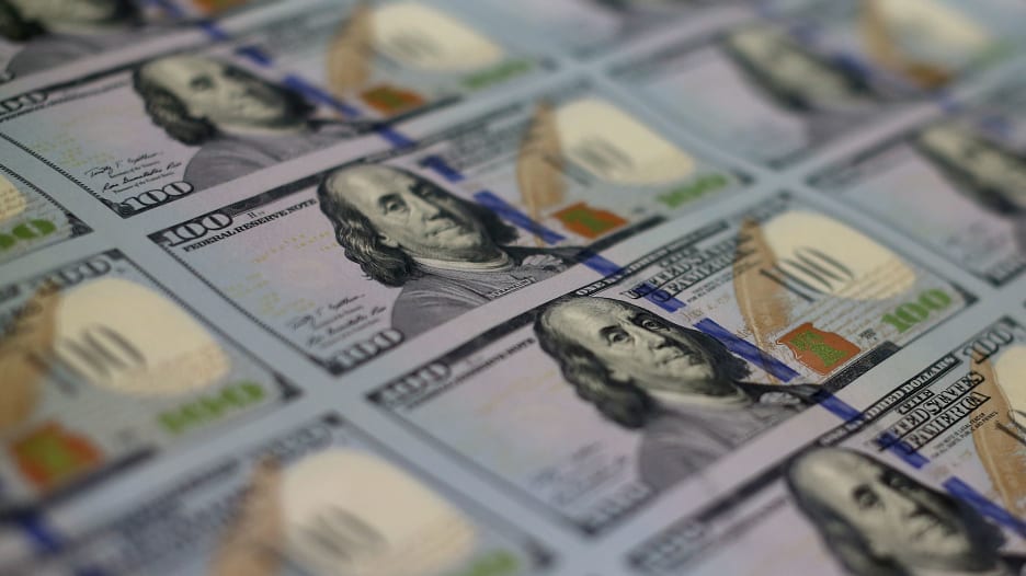 من قطاع الأعمال التجارية والعقارات إلى الطلاب.. كيف سيؤثر ارتفاع سعر الفائدة عليك؟