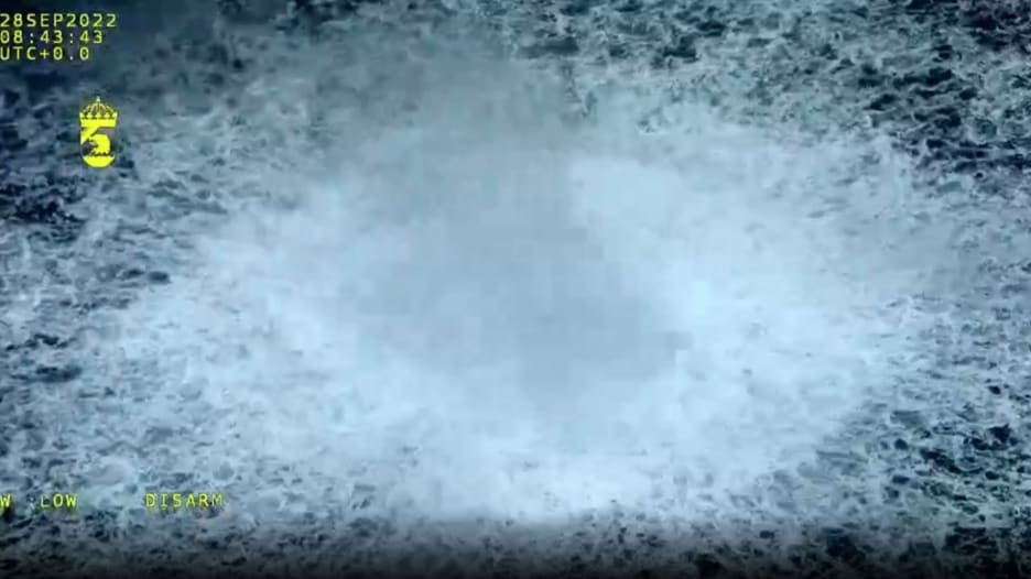 شاهد من الجو كيف يبدو تسرب الغاز تحت الماء في خط "نورد ستريم"