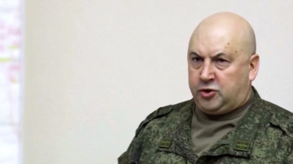 "ضربة قوية لبوتين".. القوات الروسية تنسحب من مدينة خيرسون الأوكرانية