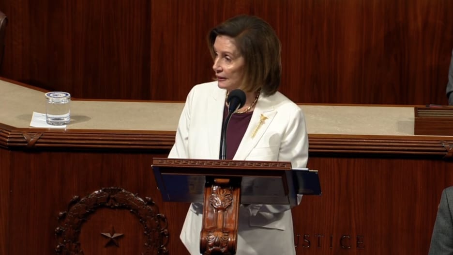 شاهد لحظة إعلان نانسي بيلوسي تنحيها عن قيادة الديمقراطيين في الكونغرس