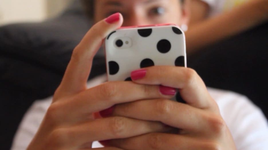 دراسة جديدة: كيف يؤثر الاستخدام المتكرر لوسائل التواصل الاجتماعي على نمو دماغ المراهق؟