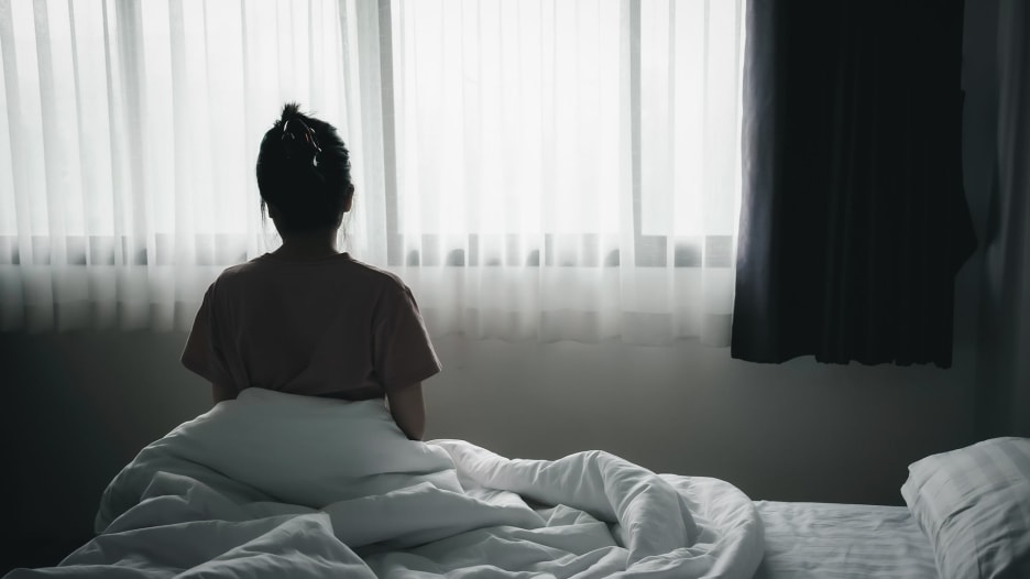 شعور بالإحباط والحزن.. كيف تتخلص من كآبة الشتاء؟