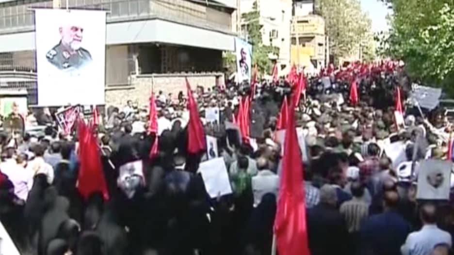 بالفيديو.. تشييع الجنرال بالحرس الثوري حسين حمداني في طهران