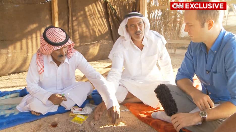 CNN في طرقات سيناء الوعرة.. والبدو: نتصدى لداعش دون رصاصة واحدة وقادرون على هزيمته إذا ساعدتنا الحكومة