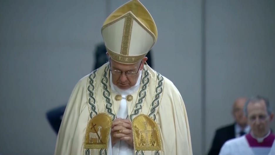 البابا فرانسيس يمنح الكهنة الكاثوليكيين صلاحية "حل خطيئة" الإجهاض