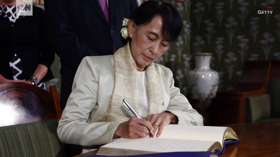 حائزة على نوبل للسلام تصمت عن "التطهير العرقي" لمسلمي الروهينغا.. من هي زعيمة ميانمار؟