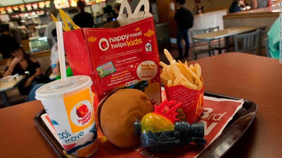 "ماكدونالدز" تقدم وجبات "صحية" للأطفال