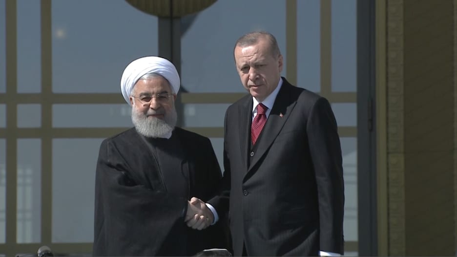 شاهد.. كيف استقبل أردوغان روحاني قبيل محادثات سوريا؟