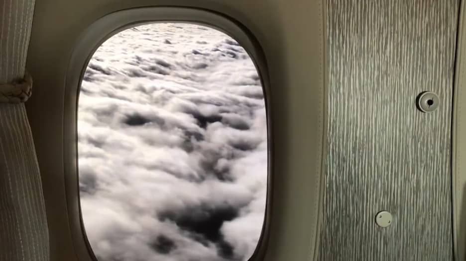 شاهد..على متن رحلة طيران الإمارات بـ"نوافذ افتراضية"