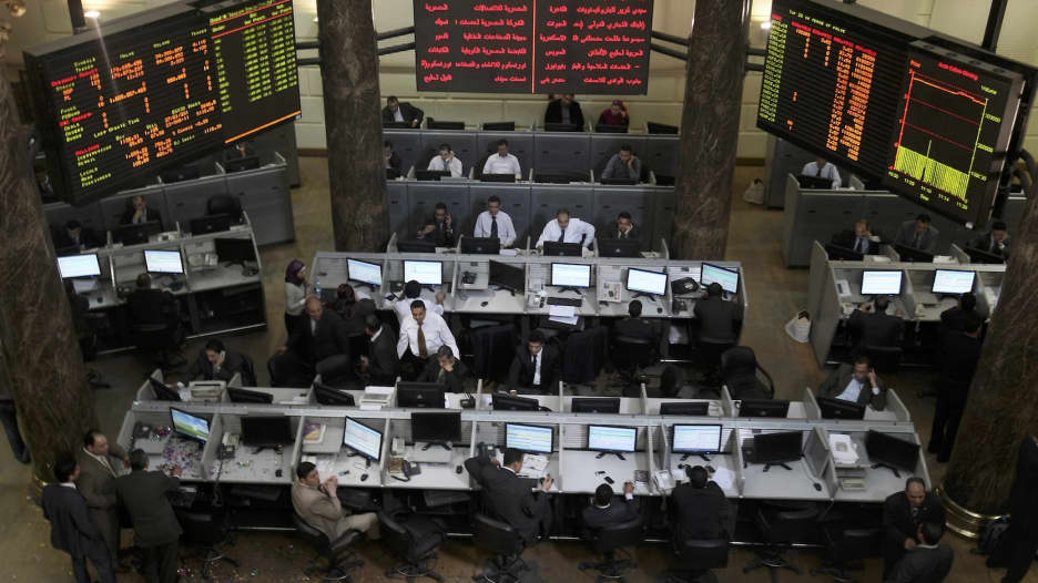 مصر تختبر جاذبيتها الاستثمارية بطرح 5 شركات حكومية بالبورصة