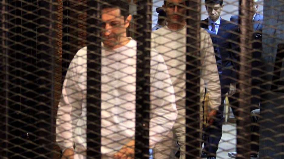 بعد أمر القبض عليهما.. ماعلاقة علاء وجمال مبارك بقضية "التلا