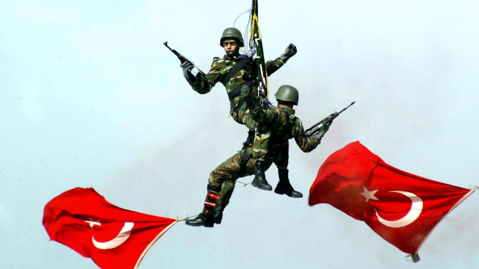 فيديوغرافيك..تركيا تتراجع عالمياً وتتصدر قوى المنطقة عسكرياً