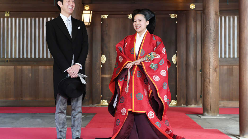 تخلت عن لقبها الملكي لأجل الحب.. زواج الأميرة أياكو باليابان