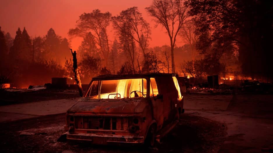 عدة قتلى في 3 حرائق غابات في كاليفورنيا
