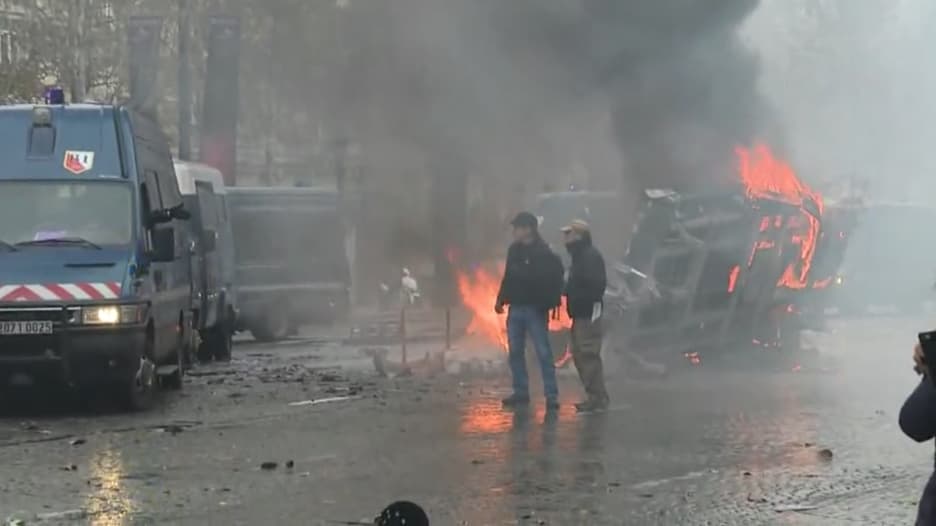 اشتباكات بين الشرطة الفرنسية ومحتجين ضد ارتفاع أسعار الوقود
