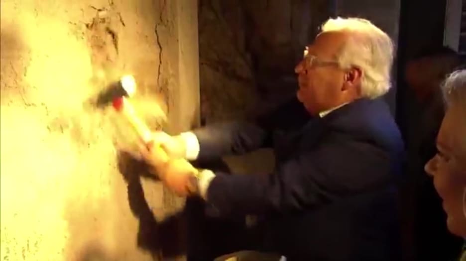 سفير أمريكا في إسرائيل يشارك في افتتاح مثير للجدل لـ"طريق الحج" بالقدس