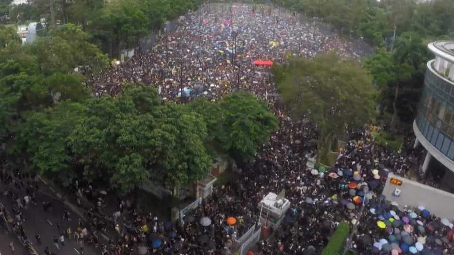 بتقنية الفاصل الزمني.. احتجاجات هونغ كونغ تتجاوز 1,7 مليون
