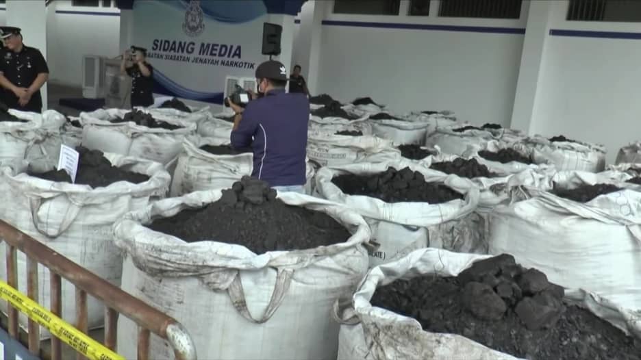 ماليزيا تضبط شحنة كوكايين "أسود" بقيمة تقارب 574 مليون دولار