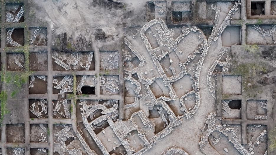اكتشاف آثار قديمة لمدينة في إسرائيل تضم 6 آلاف شخص