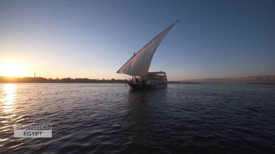جولة عبر نهر النيل برحلة فريدة بحثاً عن التجديد الروحي