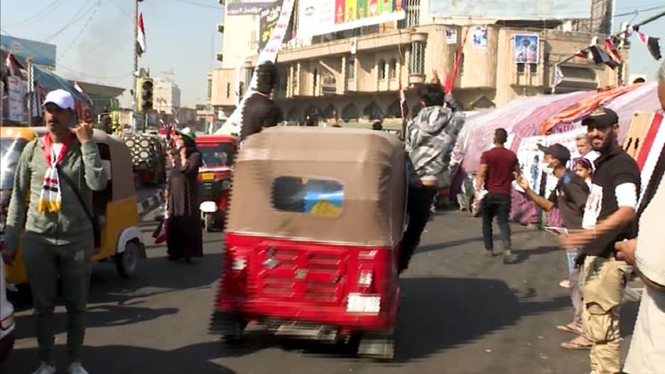 "التوك توك".. كيف أصبح رمزًا للاحتجاجات في العراق؟