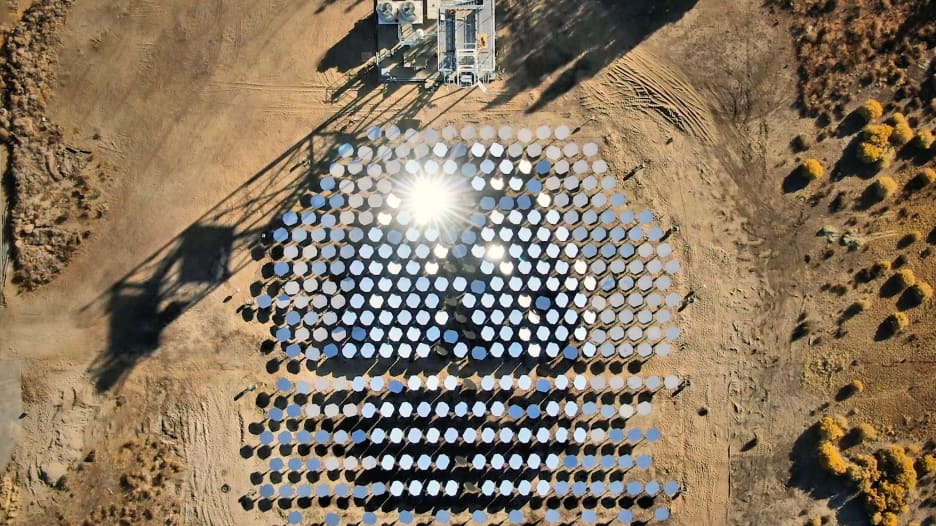 بدعم بيل غيتس.. هل يحقق هذا الابتكار طفرة بالطاقة الشمسية؟
