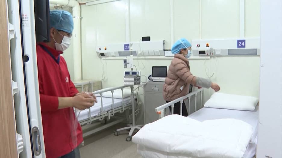 انتهاء عملية بناء أول مستشفى جديد لمرضى فيروس كورونا بالصين