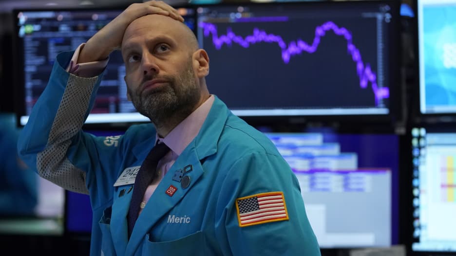 بعد تراجع بورصة أمريكا.. ما الذي يدفع أسواق الأسهم إلى "كبح التداول"؟