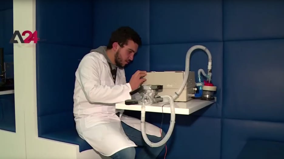 شاهد.. طلاب من تونس يبتكرون أجهزة تنفس اصطناعي لمواجهة كورونا