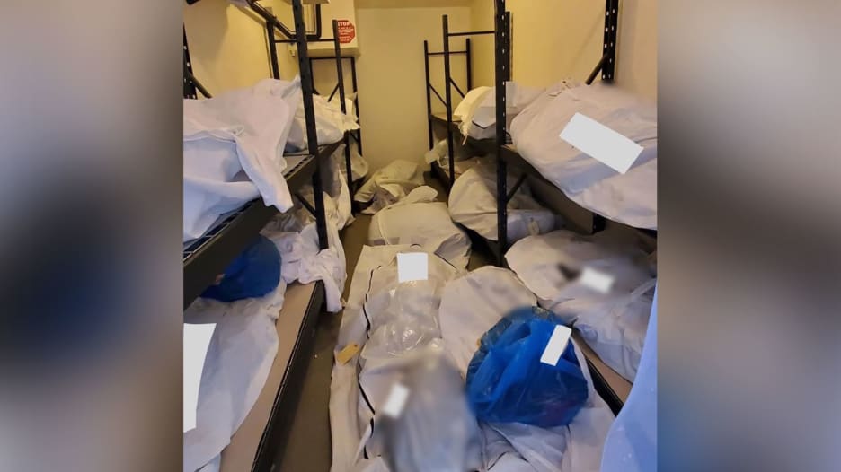 صورة صادمة لتراكم جثث موتى فيروس كورونا في وحدة تجميد بمستشفى أمريكي