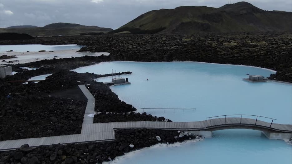 أيسلندا تتغلب على فيروس كورونا رغم ارتفاع معدل الإصابة وتبدأ بفتح حدودها أمام السياح