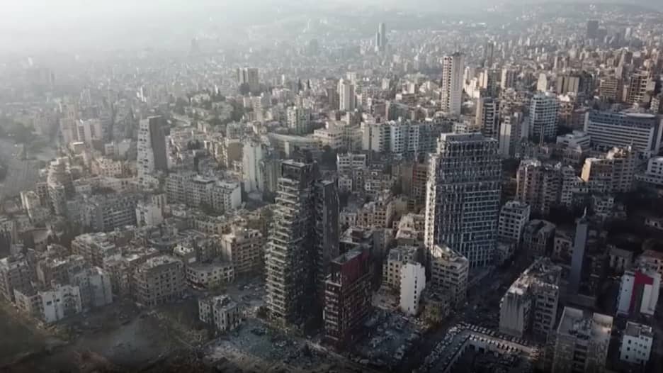 بعد انفجار مرفأ بيروت.. شاهد من الجو كيف تغير شكل العاصمة اللبنانية