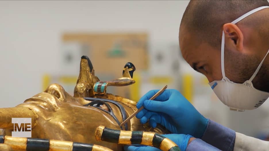 أكثر من 5000 قطعة من الذهب والكنوز.. القوا نظرة على جهود الترميم التي يتم بذلها في مصر للحفاظ على تراث توت عنخ آمون